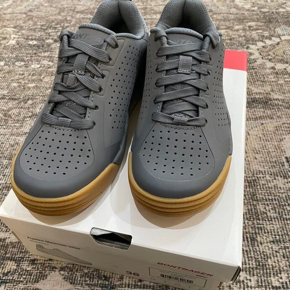 Bontrager Flatline MTB Flat Pedal Shoes Charcoal Gray Vibram EU 36 NEW in Box